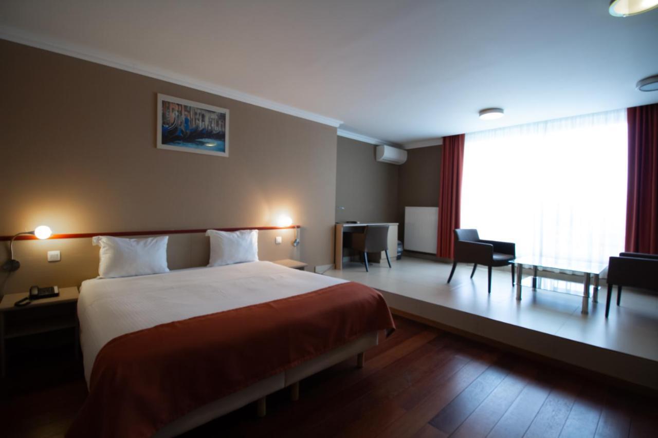 Hotel Taormina Brussels Airport ซาเวนเตม ภายนอก รูปภาพ